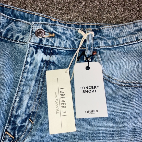 NWT Forever21 Concert Denim Women's Shorts - Picture 4 of 4